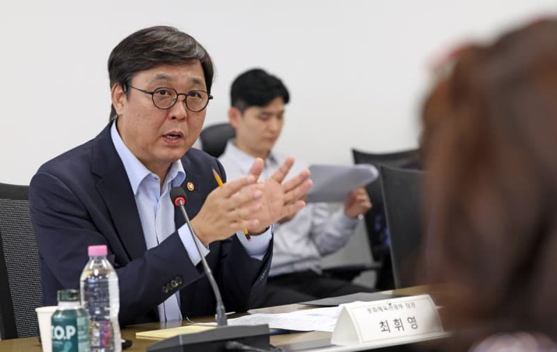 최휘영 문체부 장관, 어연선 국립어린이청소년극단장 임명 논란에 "책임감 느낀다"