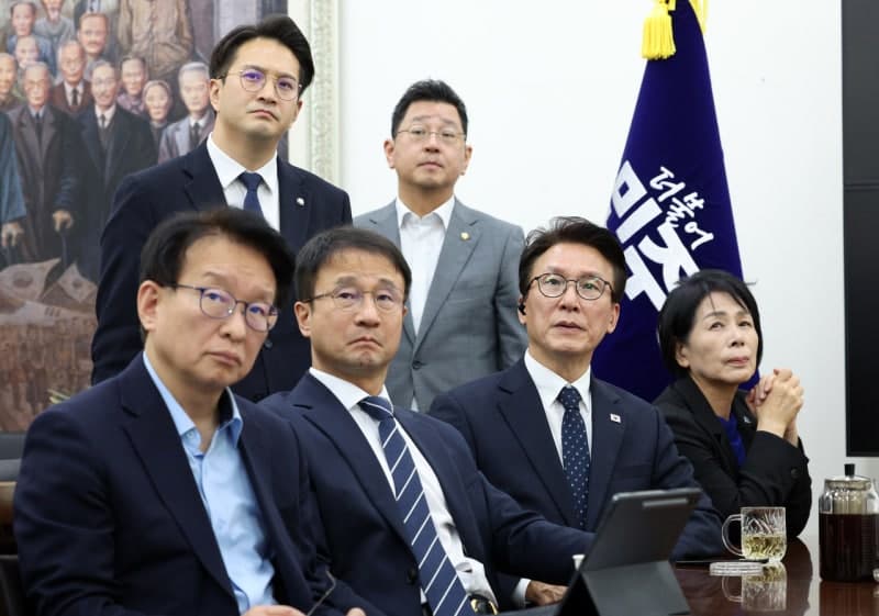 이재명 대통령, 특검법 '공소취소 조항' 삭제 요청…연임 개헌 의혹도 일축