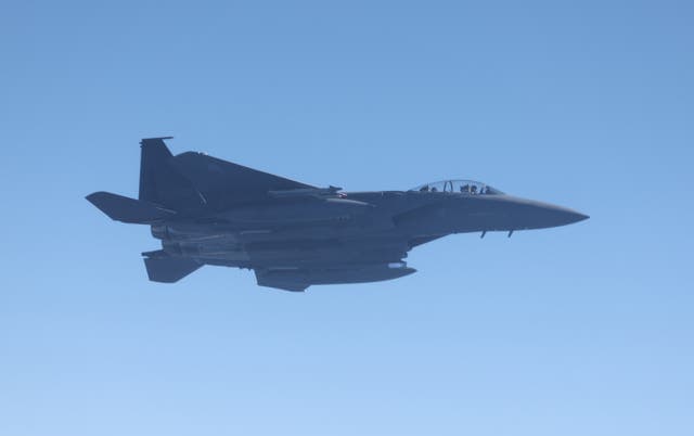 후티 반군, 사우디 F-15 격추 주장…잔해 속 식별번호 '5539' 포착