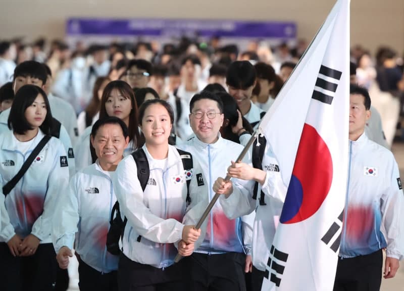태극기 소지 막은 일본 경찰…도요토미 논란까지 겹친 아시안게임