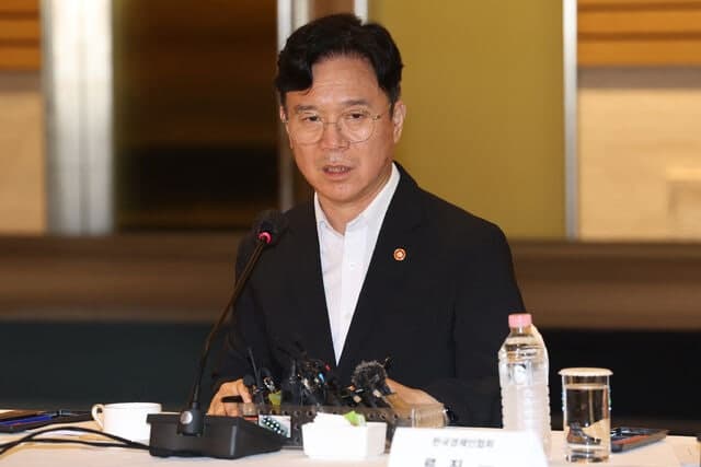 민주노총, 6년 만의 노사정 대화 참여…“메가특구 노동특례 저지할 것”