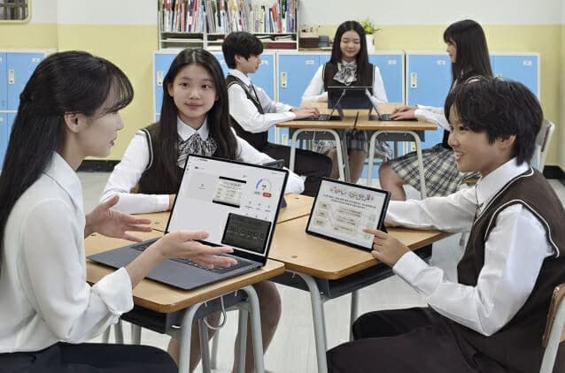삼성전자, 교육 현장 맞춤형 ‘갤럭시 클래스룸’ 출시…최대 60명 관리 지원