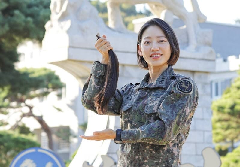 14년째 소아암 환자 위해 머리카락 기부한 육군 장교의 선행