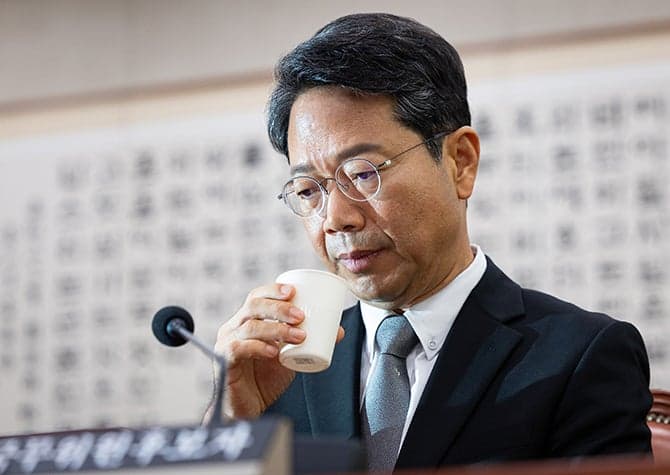 김승원 법무부 장관 후보자, 지명 20일 만에 자진 사퇴