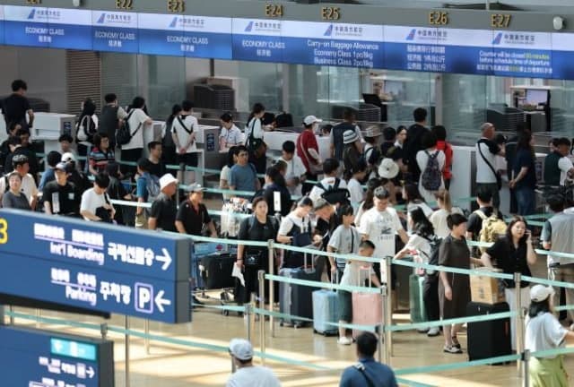 인천공항서 위탁 수하물 미탑재 잇따라…보안검색 지연에 승객들 '비상'