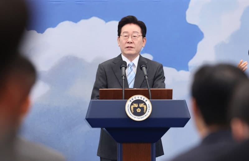 이재명 대통령, 2026 아시안게임 선수단에 "태극마크 땀방울 믿고 기량 펼쳐달라"