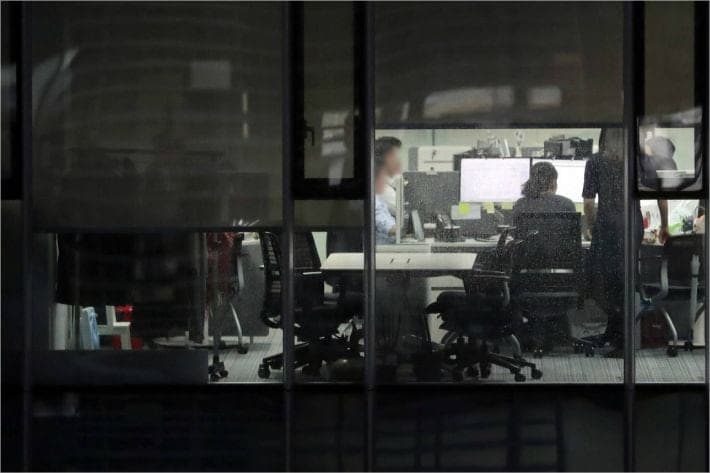 5인 미만 사업장 직장인 절반 이상, 명절·공휴일 유급휴일 보장 못 받아