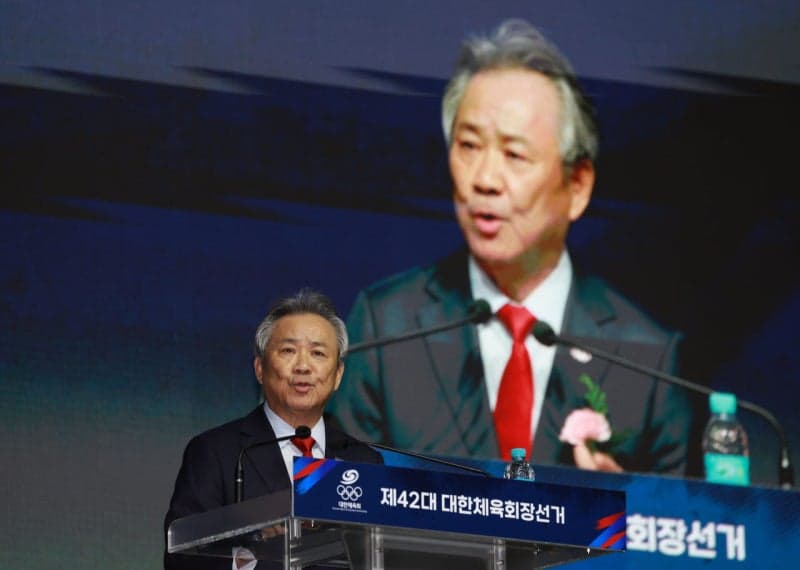 경찰, '부정채용·횡령 의혹' 이기흥 전 대한체육회장 불송치 결정
