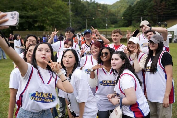 4억 뷰 '유재석 캠프' 효과… 38개국 외국인 90명 횡성서 한국 문화 만끽