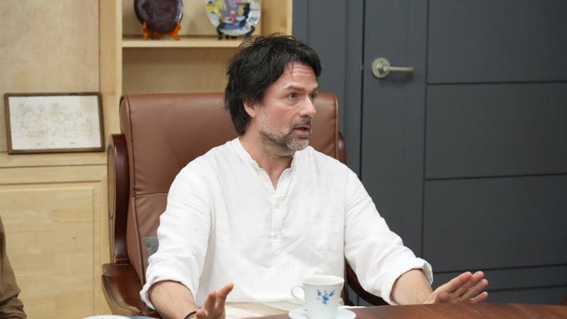 양구의 흙으로 빚은 명품, 세계적 조각가와 함께 테니스 우승 트로피 만든다