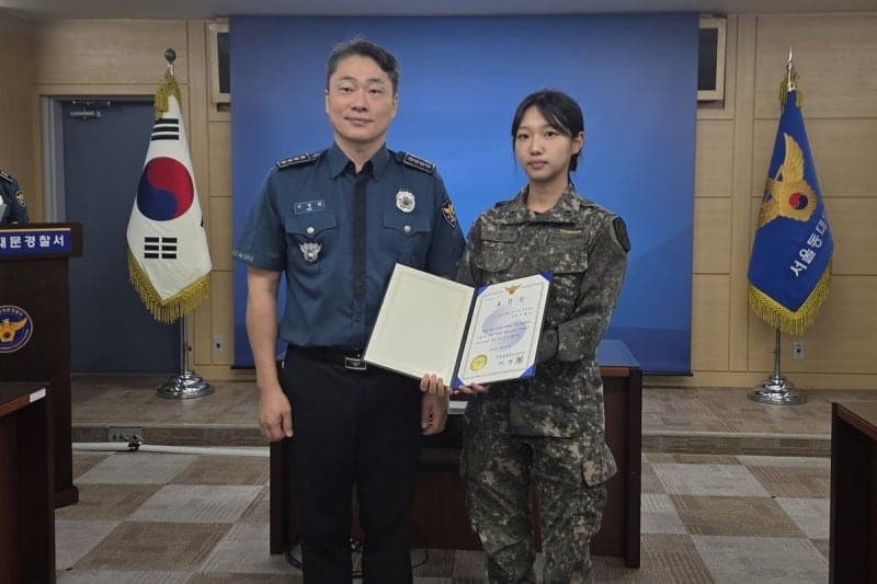 전철역서 쓰러진 시민 살린 육군 장교, 10분간의 응급처치로 생명 구해