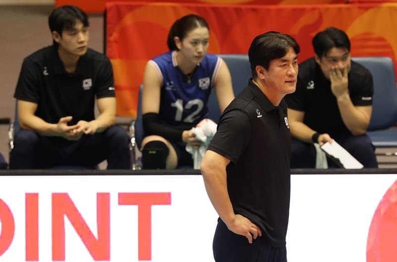 여자배구 대표팀, 일본에 0-3 완패…태국과 8년 만의 메달 도전