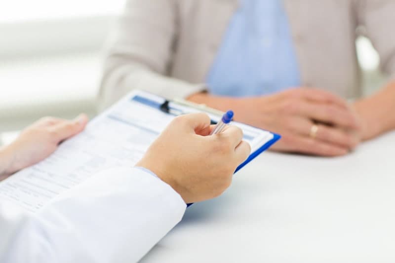 비급여 진료비 4년 새 40% 급증…도수치료 규제하자 '신장분사 치료' 풍선효과