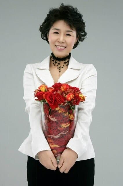 심수봉, 축제 무대서 후배 김다현 공개 비판 논란에 공식 사과