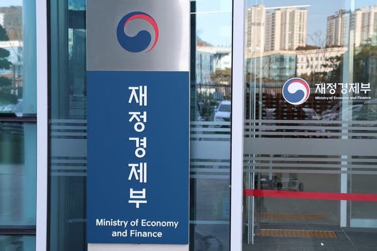 전략경제자문단, 딥엑스 방문해 국산 반도체 활용 인센티브 및 실증 지원 논의