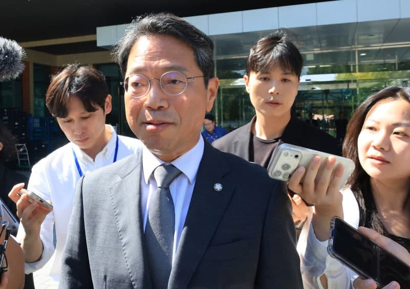 청와대, 김승원 탄원서 의혹에 "인사권으로 답했다…가십에 불과"
