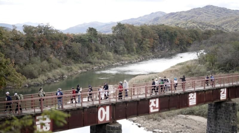 산불 진화하던 육군 헬기 DMZ 7분간 무단 비행… 위치추적시스템도 먹통