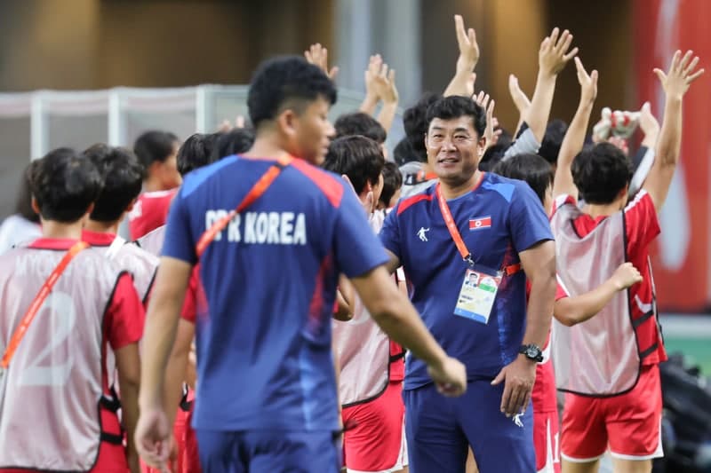 2026 아시안게임 북한 박성진 감독, 남북전 질문에 불쾌감 드러내며 "우린 그냥 축구했다"