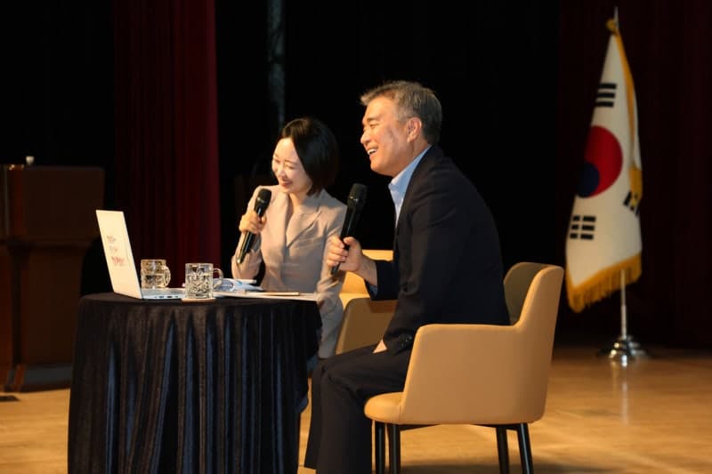 강남구, 훈화 대신 토크콘서트…직원이 묻고 구청장이 답하는 ‘조례 혁명’