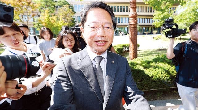 김승원 법무부 장관 후보자, 탄원서 의혹 끝에 결국 자진 사퇴