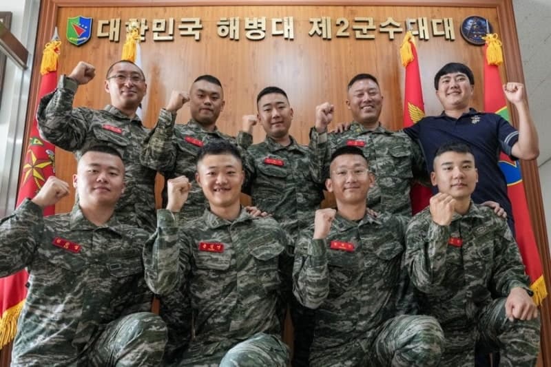 훈련 복귀 중 5중 추돌사고 목격한 해병대원들의 긴급 구호 활동