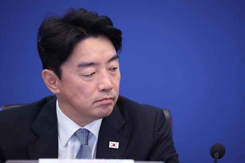 5번째 장관 낙마에 총대 멘 강훈식… 李 출국 4시간 전 사의