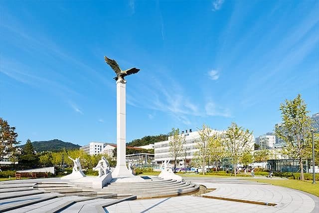 "반바지 입어 반성문까지"…연세대 치대 복장 규정 강요 논란