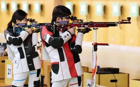 사격 반효진·박하준, 2026 아시안게임 10m 공기소총 혼성 단체전 은메달 획득