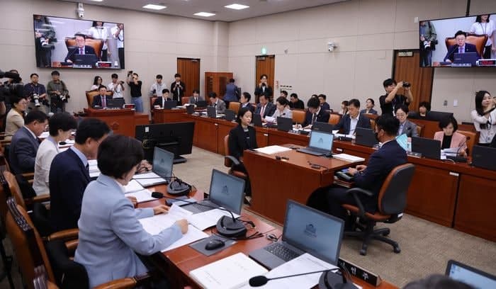 산자위, 최승호 삼성전자 노조위원장과 김병주 MBK 회장 국감 증인 채택