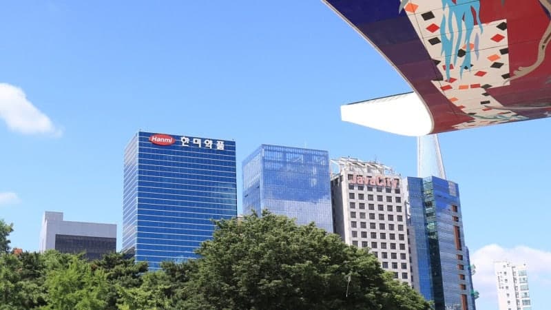 신동국 한미약품그룹 최대주주, 횡령·배임 고발한 전직 임원들 '무고' 맞고소
