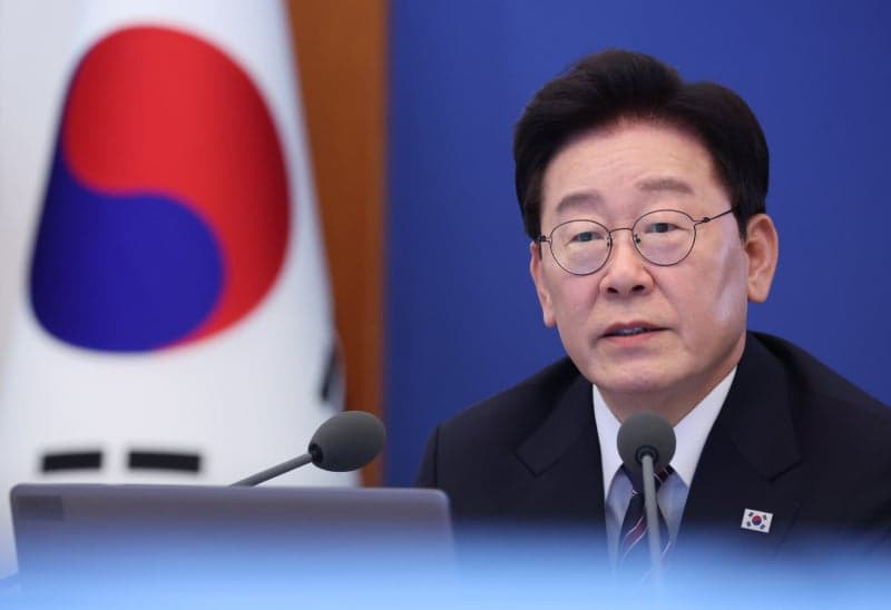 이재명 대통령 기자회견, 국민 57.7% '잘못했다'…연임 개헌 논란 여전