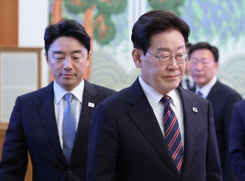 강훈식 대통령비서실장 전격 사의… '인사 참사' 책임론과 성남라인 갈등설