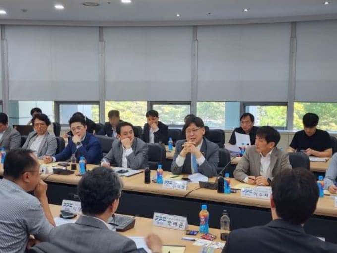 경기도·도의회, 제조현장 피지컬 AI 도입 활성화 위해 산·학·연·관 머리 맞대