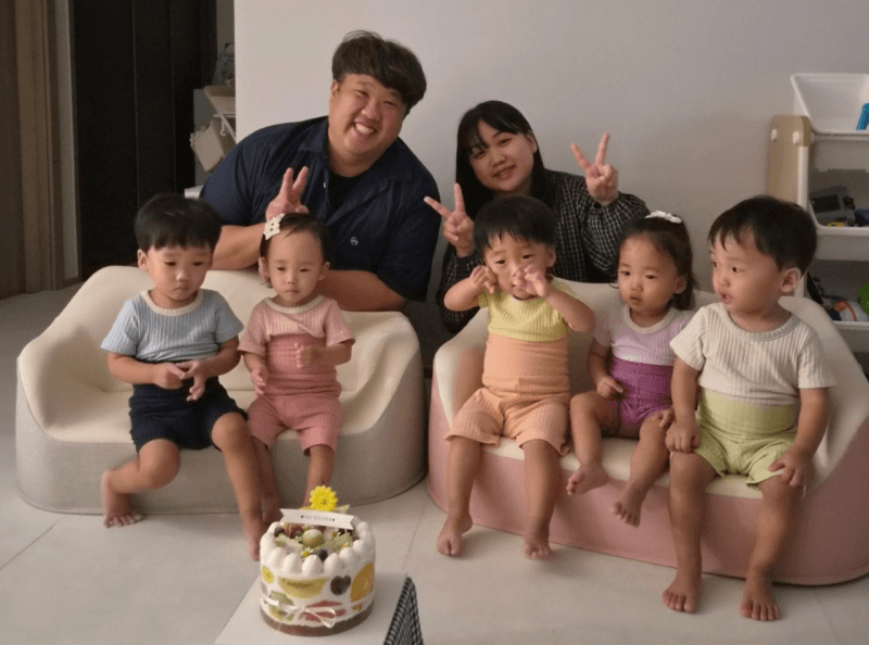 1kg 미만 초극소 미숙아로 태어난 다섯쌍둥이, 건강하게 두 돌 맞았다