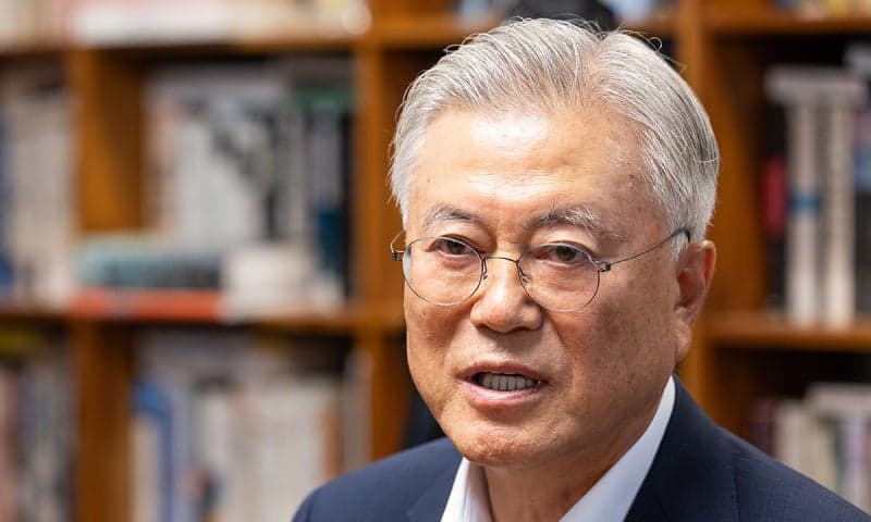 "뇌물 혐의" 문재인 전 대통령, 내년 1월 국민참여재판 받는다