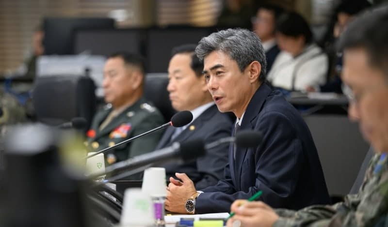 강신철 국방부 장관, DMZ 지뢰 폭발 부상 장병 위문…“치료 끝까지 책임”