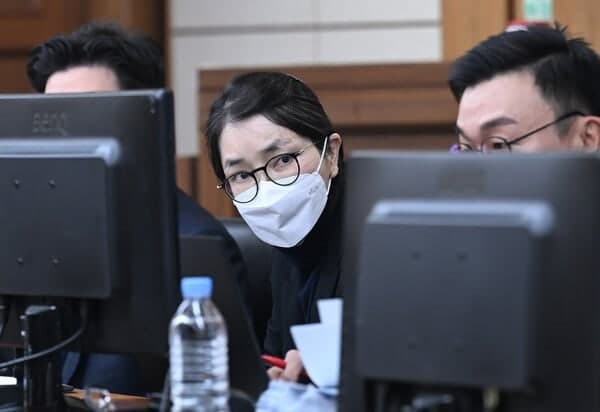 김건희 '매관매직' 혐의 항소심서 징역 5년…재판부 "지위 망각" 질타