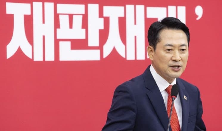 장동혁 "민주당의 조희대 공세, 이재명 재판 재개 막으려는 마지막 발버둥"