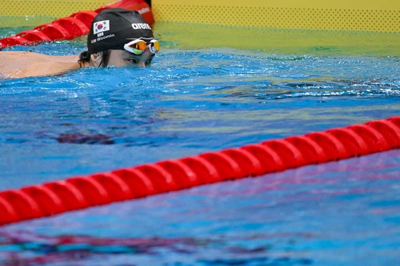 어깨 부상 김우민, 자유형 800m 출전 포기…400m는 나선다
