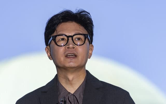 한동훈 복당론 재점화… 지지층 찬성 53.5%에도 지도부는 ‘불가’ 고수