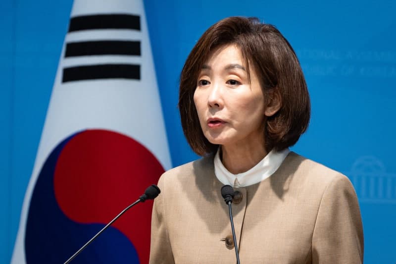 나경원, 이명박 예방해 보수정권 성과 재조명하며 현 정부 비판