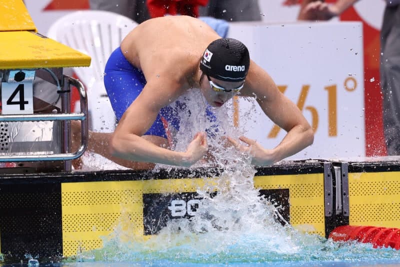'어깨 부상' 김우민, 주 종목 400m 포기하고 2026 아시안게임 조기 마감