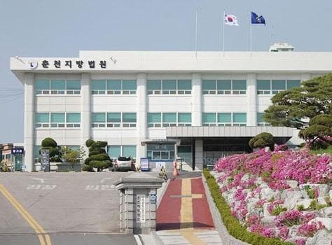술 그만 마셔 훈계한 아버지 폭행하고 아들에 얼차려 시킨 40대 실형 면해