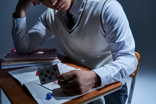 청소년 도박 상담 수요 3년 새 178% 급증…전담 상담사는 6명 제자리