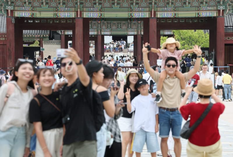 외국인 관광객이 가장 많이 찾은 한국 명소는 경복궁…관람객 37% 급증