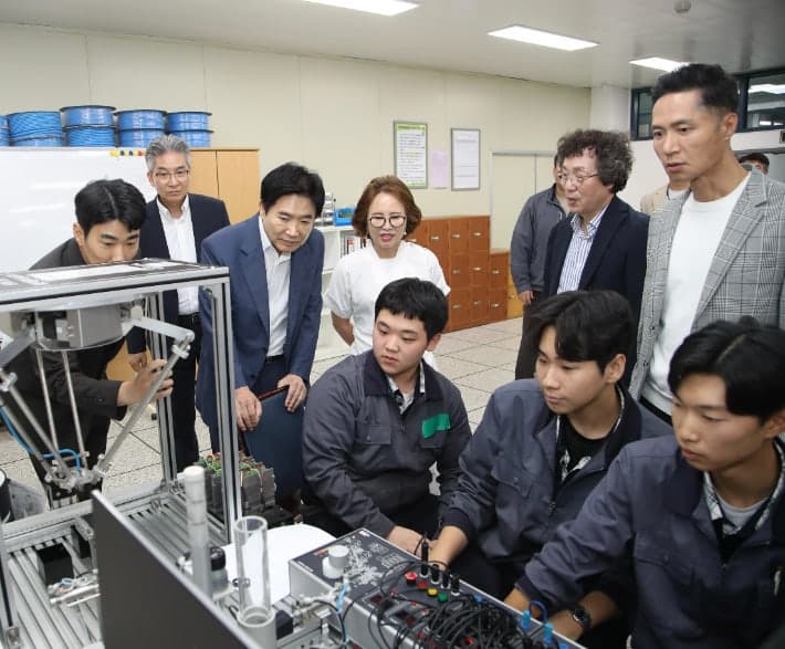 전남광주, 학교에서 반도체 실무 배운다…산업인재 양성 본격화