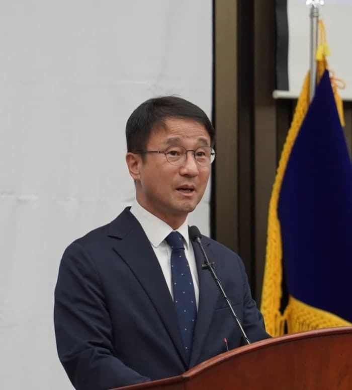2027년 AI 정보 수업 두 배 확대 앞두고 중학교 3곳 중 1곳은 교사 공백