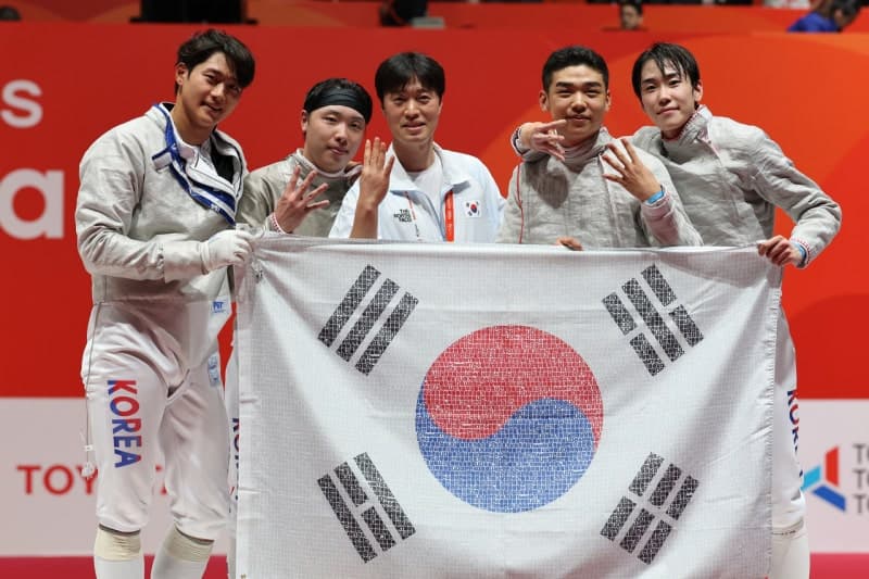 한국 펜싱 남자 사브르, 일본 꺾고 아시안게임 4연패 달성