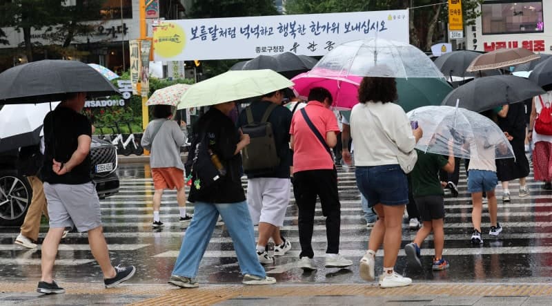 추석 연휴 셋째 날 전남 해안·제주 중심 최대 80㎜ 비…중부 차차 맑아짐