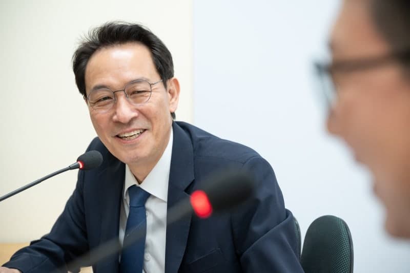 우상호 강원지사, 도민·직원과 소통 광폭 행보…18개 시군 순회 나선다
